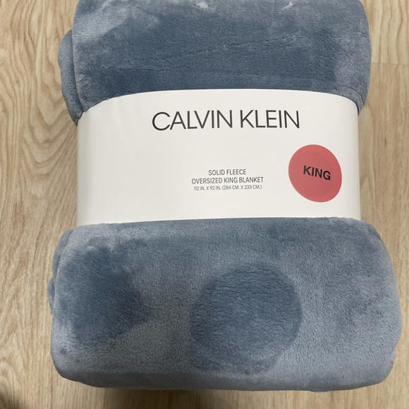 Descubrir 76+ imagen calvin klein blanket king Thptnganamst.edu.vn